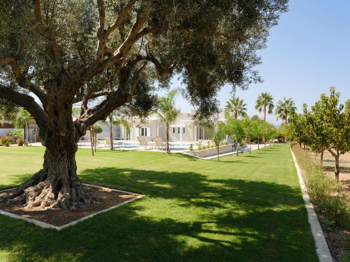 Villa Periklis Adelianos Kampos Exterior photo