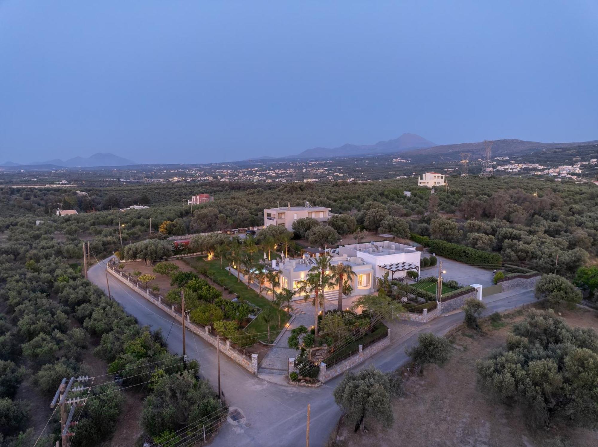 Villa Periklis Adelianos Kampos Exterior photo